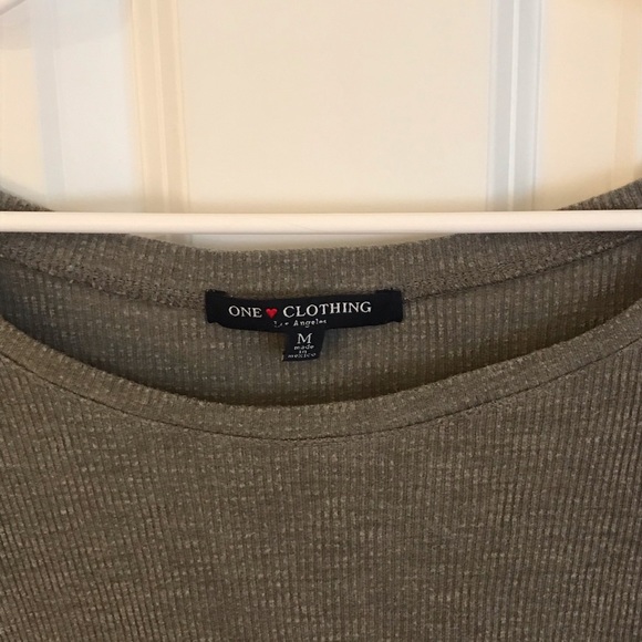 Scoop neck gray leggings tee shirt - Picture 4 of 5